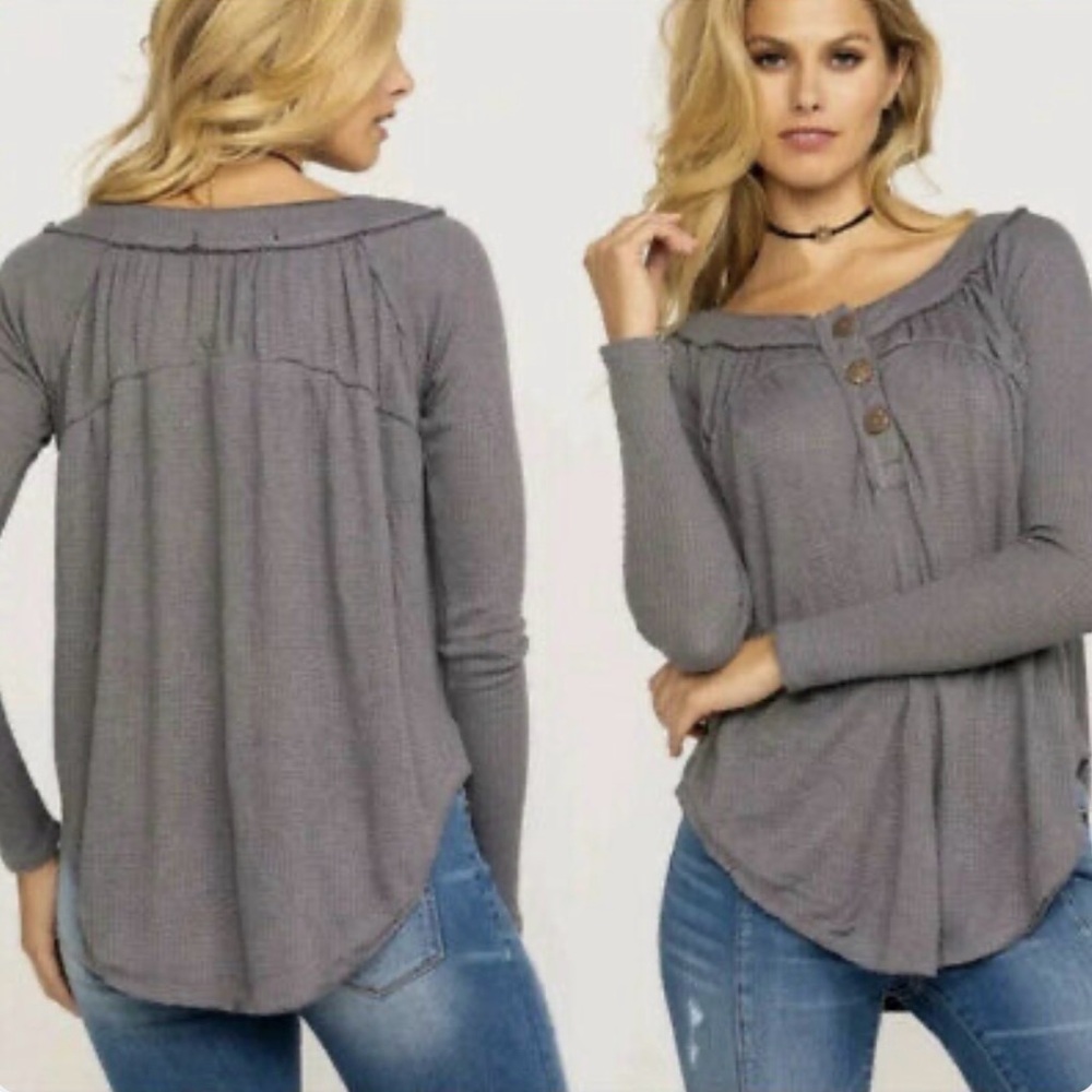 We The Free Gray Waffle Ruched Blouse with Buttoned Details - Picture 3 of 9